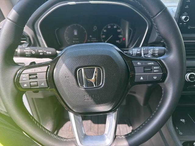 Photo of 2023 White Honda Pilot