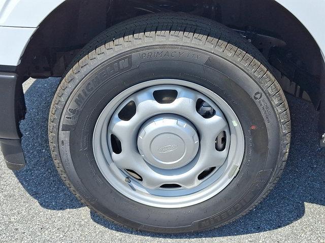 Photo of 2025 Oxford White Ford F-150
