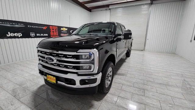 Photo of 2025 Agate Black Metallic Ford F-350