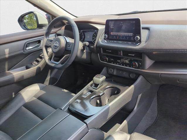 Photo of 2023 Pearl White Tricoat Nissan Rogue