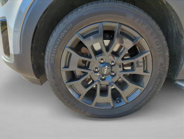Photo of 2022 Everlasting Silver Kia Telluride