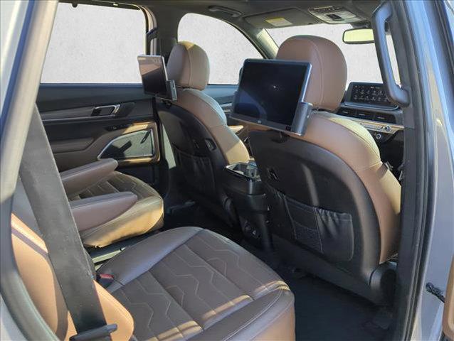 Photo of 2022 Everlasting Silver Kia Telluride