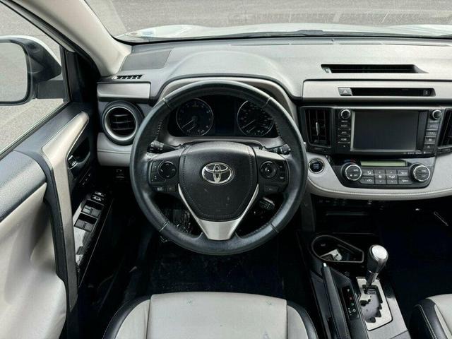Photo of 2016 Blizzard Pearl Toyota RAV4
