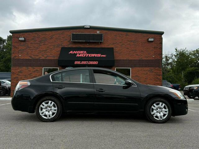 Photo of 2011 Super Black Nissan Altima