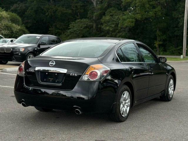 Photo of 2011 Super Black Nissan Altima