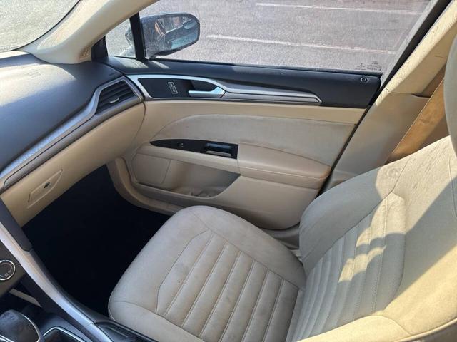 Photo of 2014 Green Ford Fusion