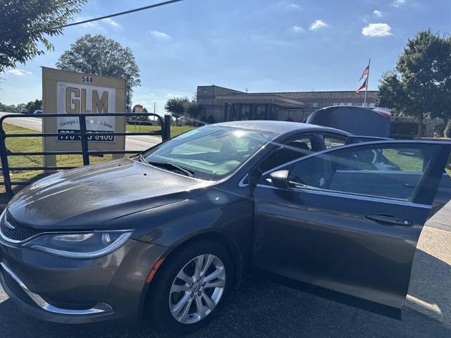 Photo of 2016 Gray Chrysler 200