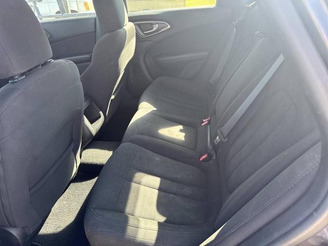 Photo of 2016 Gray Chrysler 200