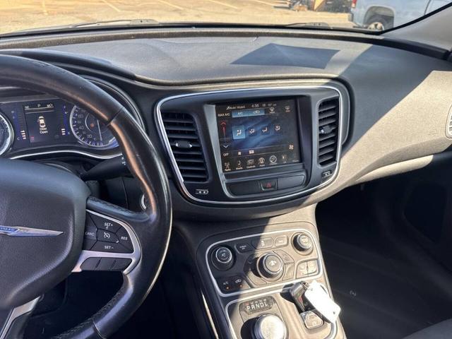Photo of 2016 Gray Chrysler 200