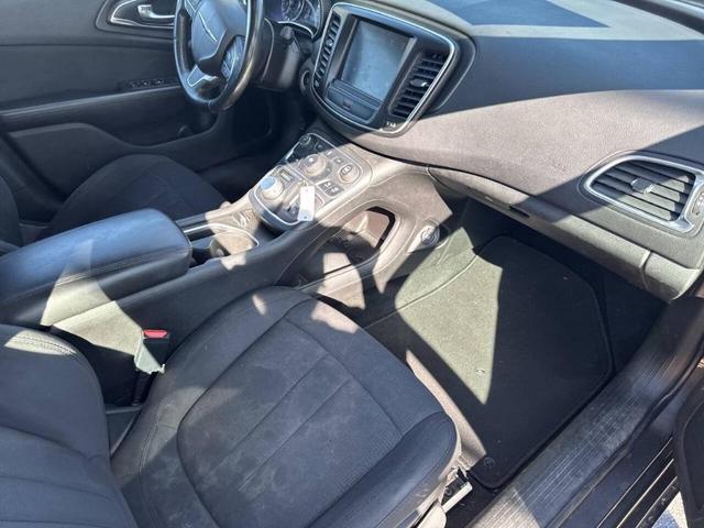 Photo of 2016 Gray Chrysler 200
