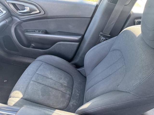 Photo of 2016 Gray Chrysler 200