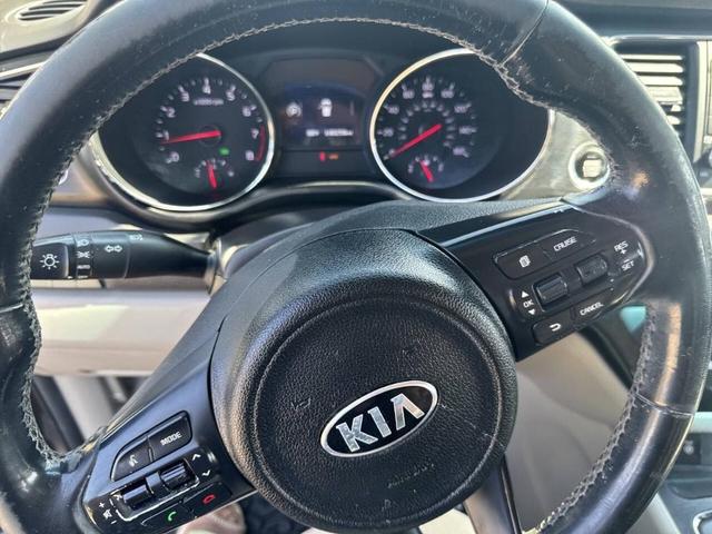 Photo of 2017 Gray Kia Sedona