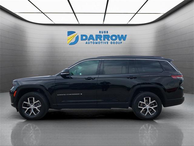 Photo of 2024 Diamond Black Crystal Pearlcoat Jeep Grand Cherokee L