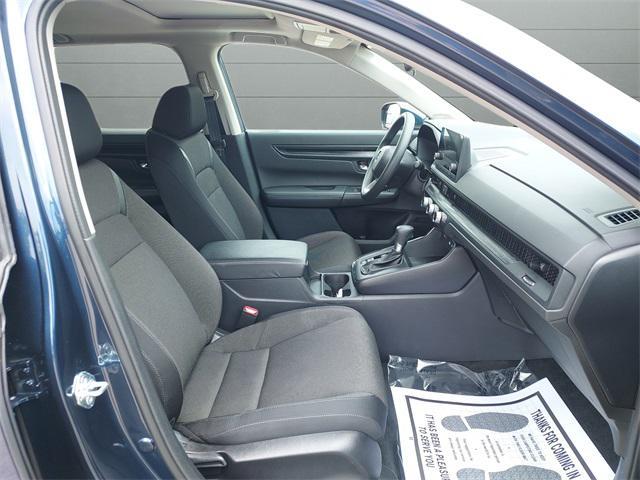 Photo of 2025 Still Night Pearl Honda CR-V