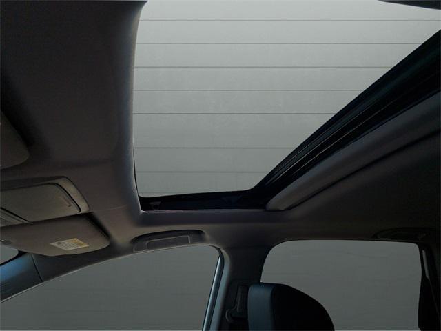 Photo of 2022 Platinum White Pearl Honda CR-V