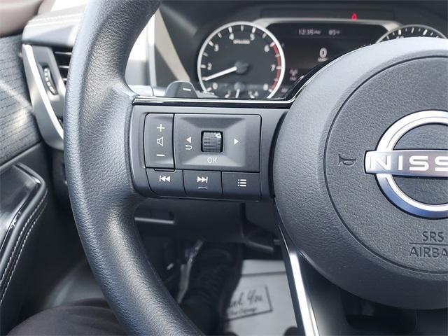 Photo of 2023 Super Black Nissan Rogue