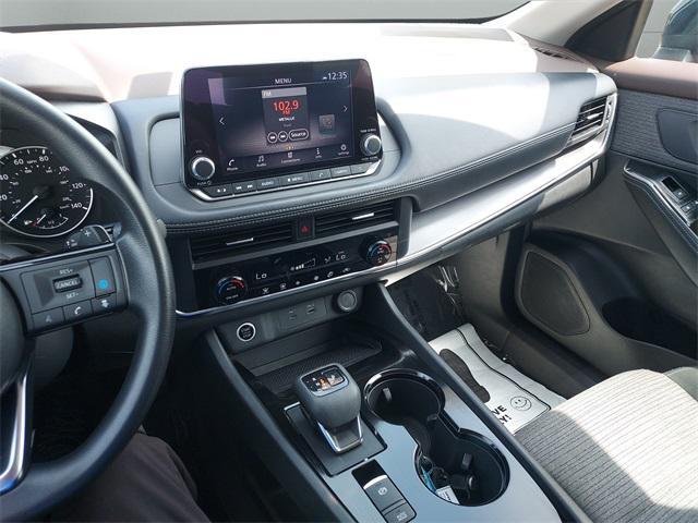 Photo of 2023 Super Black Nissan Rogue