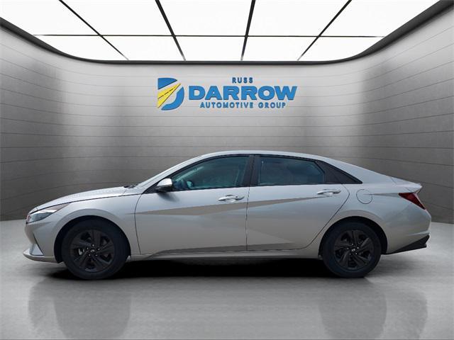Photo of 2022 Shimmering Silver Pearl Hyundai ELANTRA