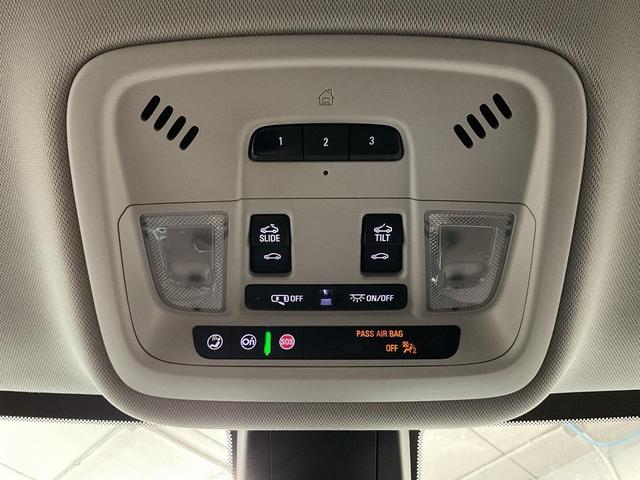 Photo of 2021 Mosaic Black Metallic Chevrolet Traverse