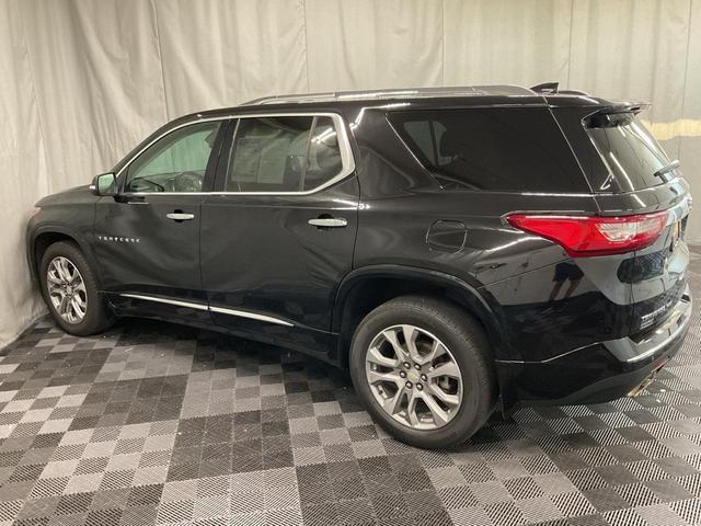 Photo of 2021 Mosaic Black Metallic Chevrolet Traverse