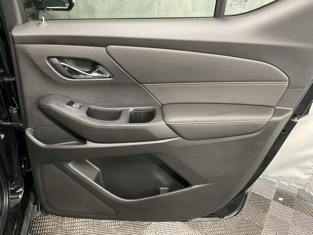 Photo of 2021 Mosaic Black Metallic Chevrolet Traverse