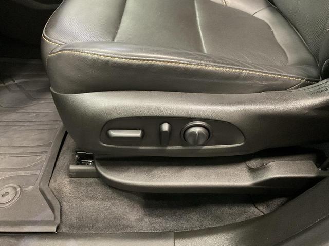 Photo of 2021 Mosaic Black Metallic Chevrolet Traverse