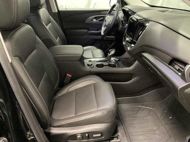 Photo of 2021 Mosaic Black Metallic Chevrolet Traverse