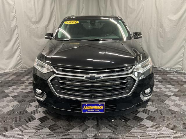 Photo of 2021 Mosaic Black Metallic Chevrolet Traverse