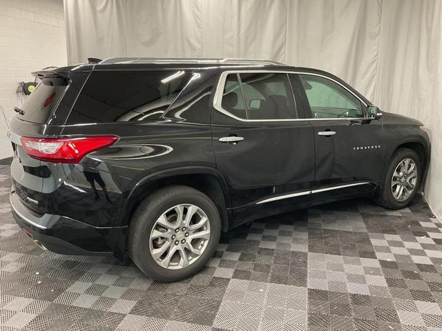 Photo of 2021 Mosaic Black Metallic Chevrolet Traverse