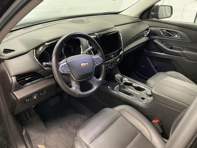 Photo of 2021 Mosaic Black Metallic Chevrolet Traverse