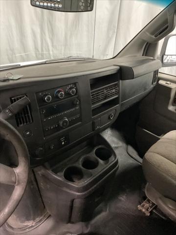 Photo of 2017 Summit White GMC Savana 2500