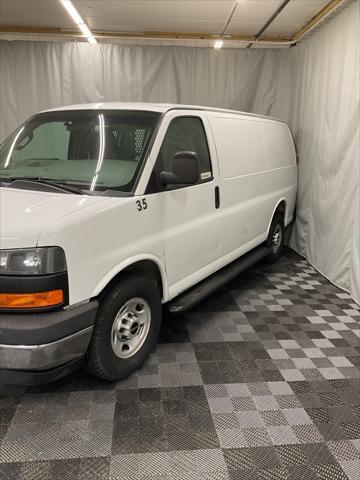 Photo of 2017 Summit White GMC Savana 2500