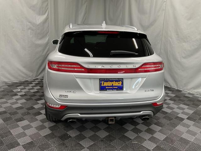 Photo of 2016 Ingot Silver Lincoln MKC