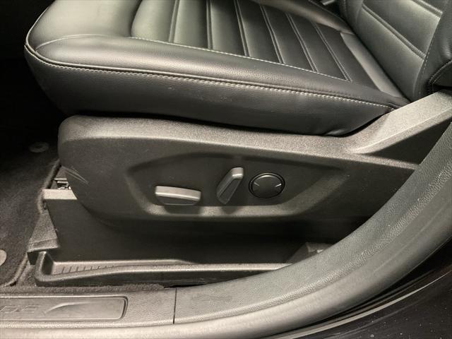 Photo of 2022 Black Metallic Ford Edge