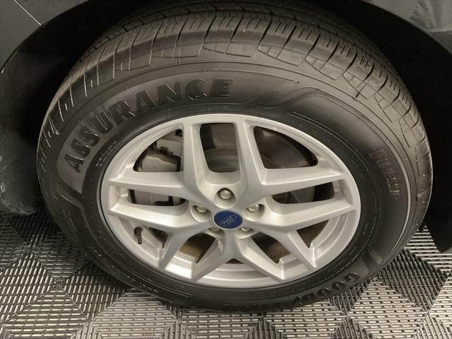 Photo of 2022 Black Metallic Ford Edge