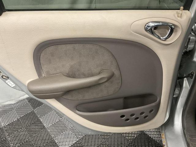 Photo of 2002 Bright Silver Metallic Clearcoat Chrysler PT Cruiser