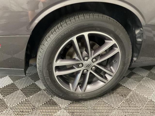 Photo of 2018 Granite Pearlcoat Dodge Challenger