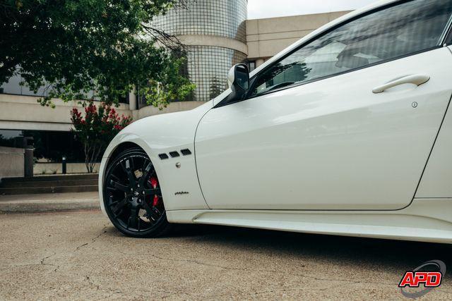 Photo of 2013 White Maserati GranTurismo
