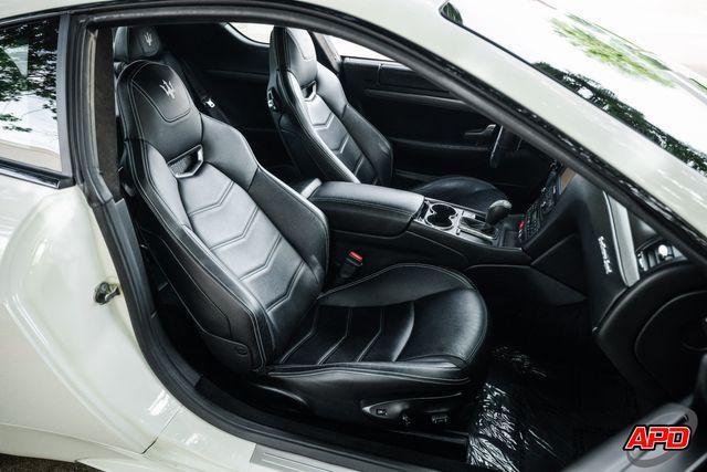 Photo of 2013 White Maserati GranTurismo