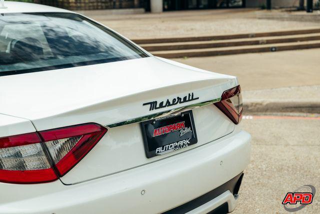 Photo of 2013 White Maserati GranTurismo