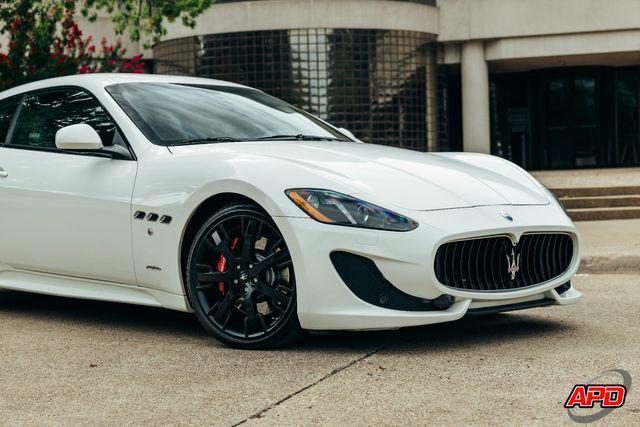 Photo of 2013 White Maserati GranTurismo