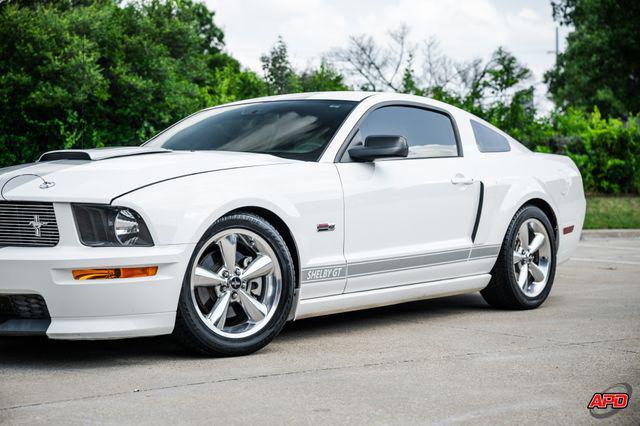 Photo of 2007 Performance White Clearcoat Ford Mustang