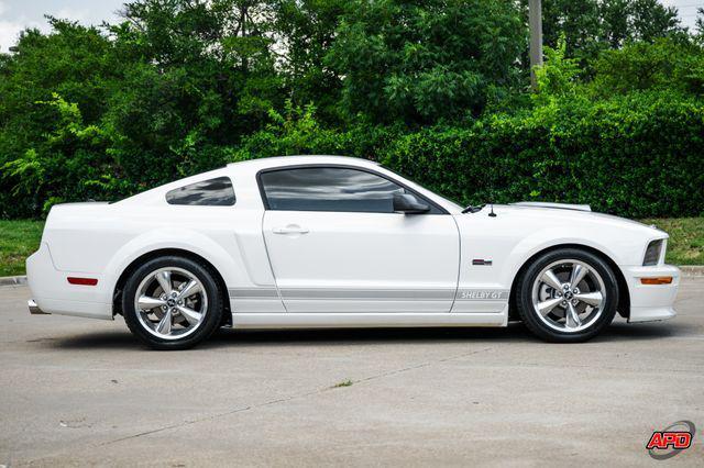 Photo of 2007 Performance White Clearcoat Ford Mustang