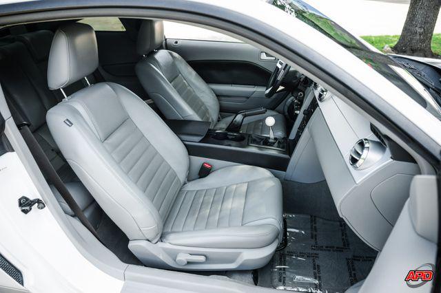 Photo of 2007 Performance White Clearcoat Ford Mustang