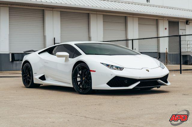 Photo of 2015 White Lamborghini Huracan