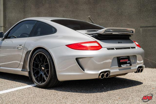 Photo of 2009 Silver Porsche 911
