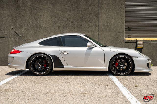 Photo of 2009 Silver Porsche 911