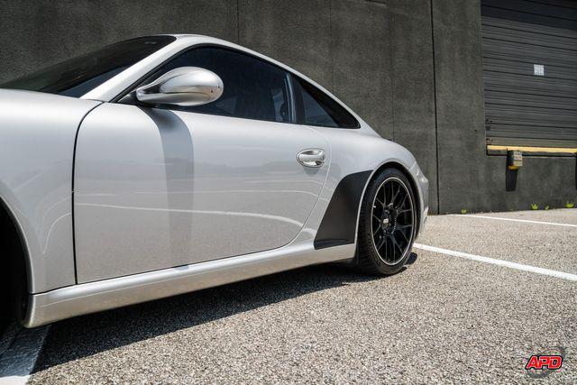 Photo of 2009 Silver Porsche 911