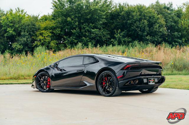 Photo of 2015 Black Lamborghini Huracan