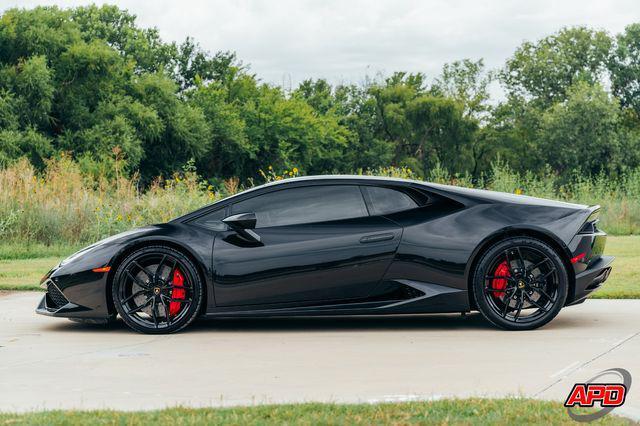 Photo of 2015 Black Lamborghini Huracan